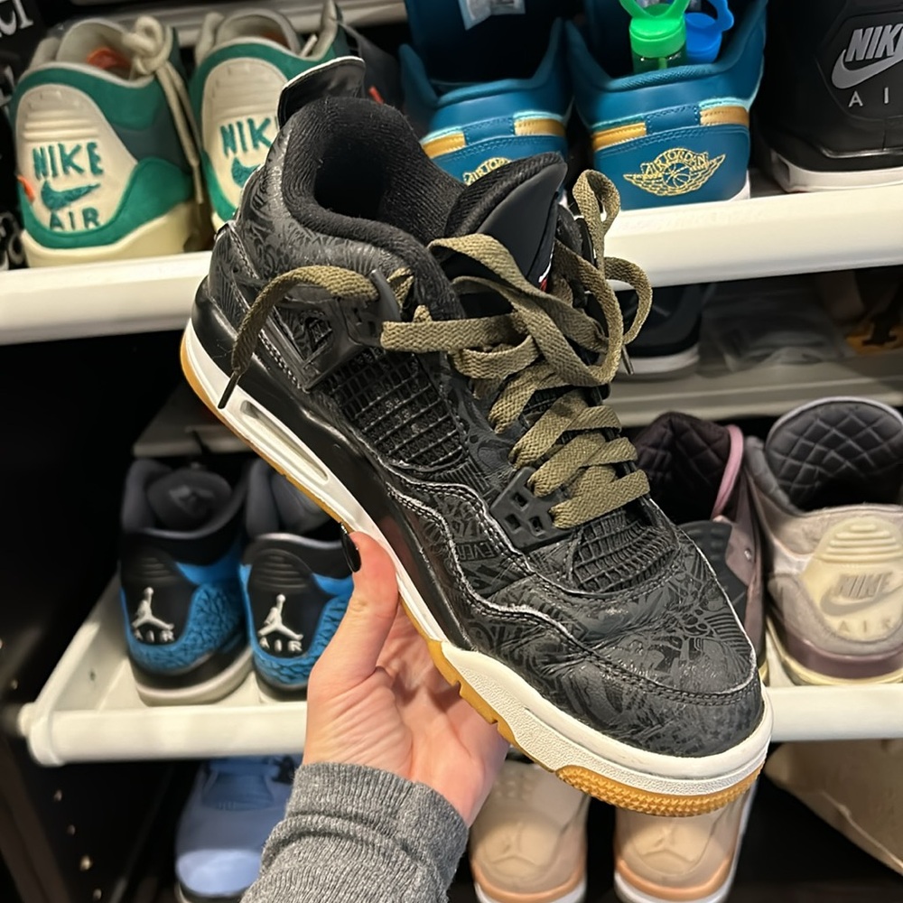 Jordan 4 - Laser - size 7Y (8.5W)